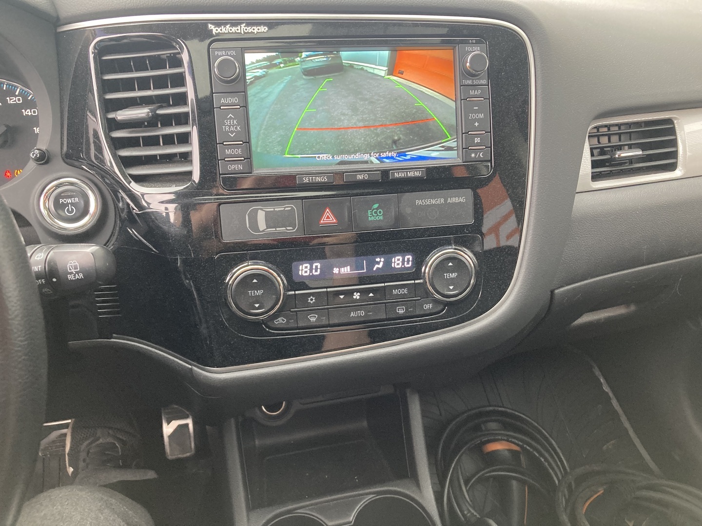 MITSUBISHI Outlander PHEV 2015