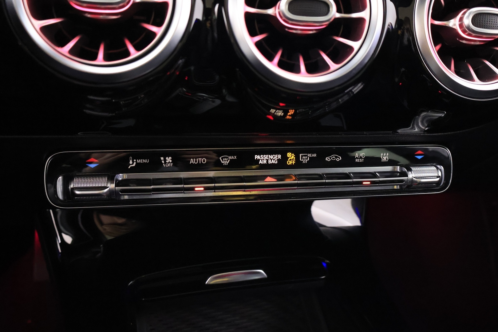 MERCEDES-BENZ A 2019