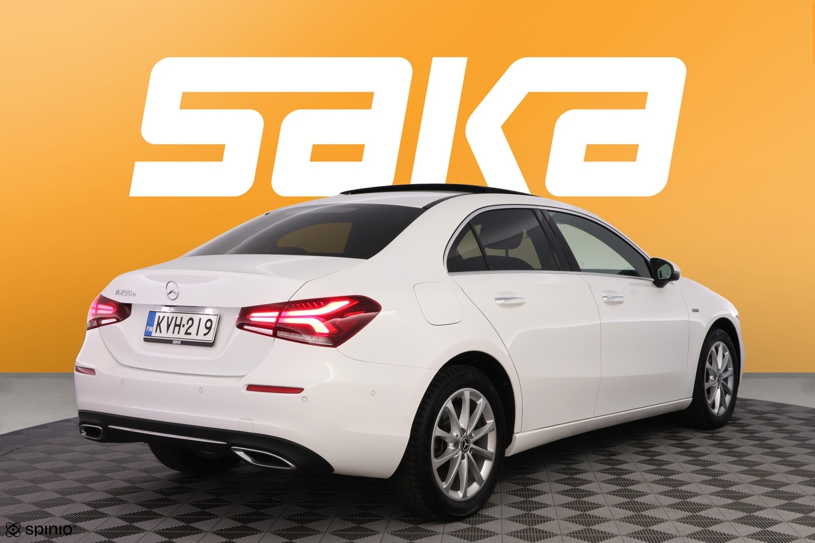 MERCEDES-BENZ A 2019