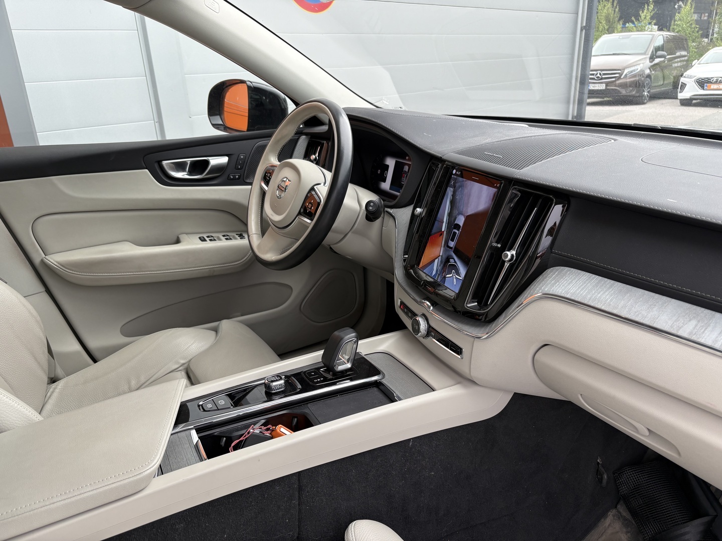VOLVO XC60 2023