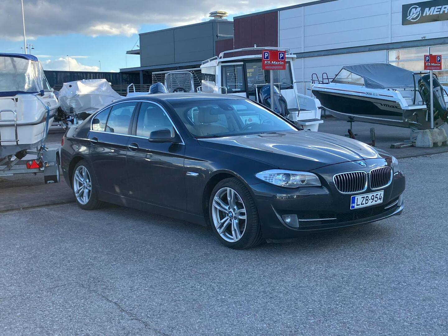 BMW 523 2010