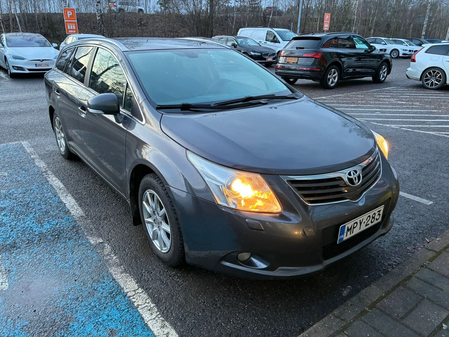 TOYOTA Avensis 2010