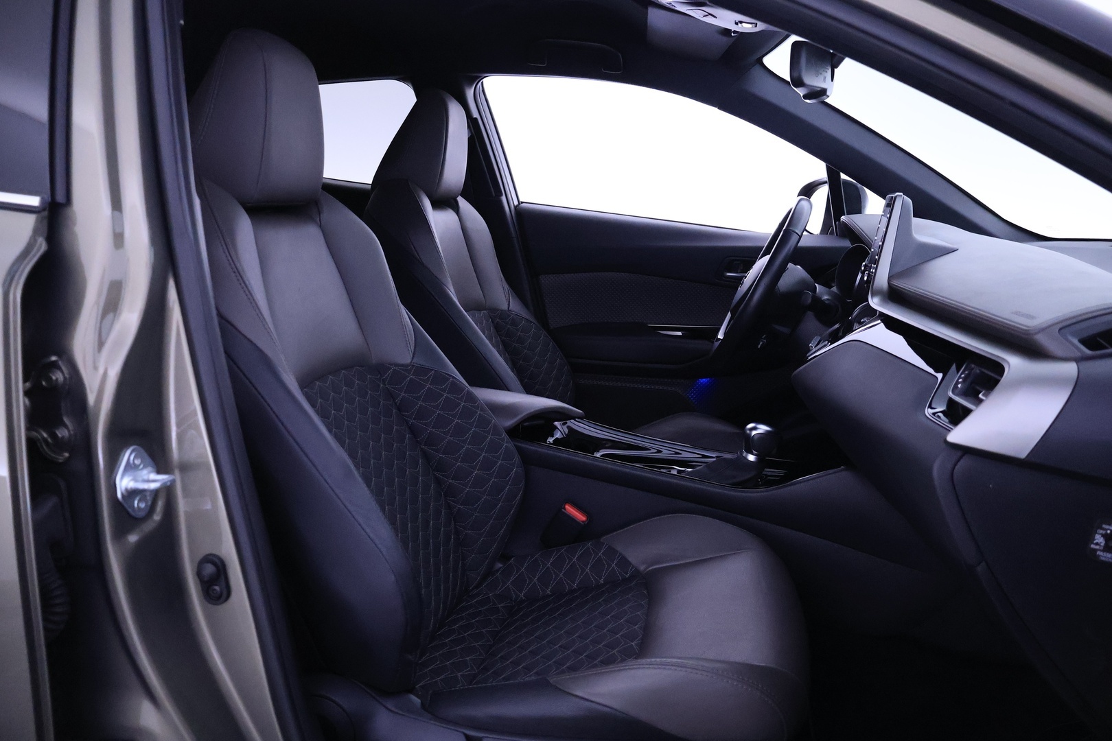 TOYOTA C-HR 2021