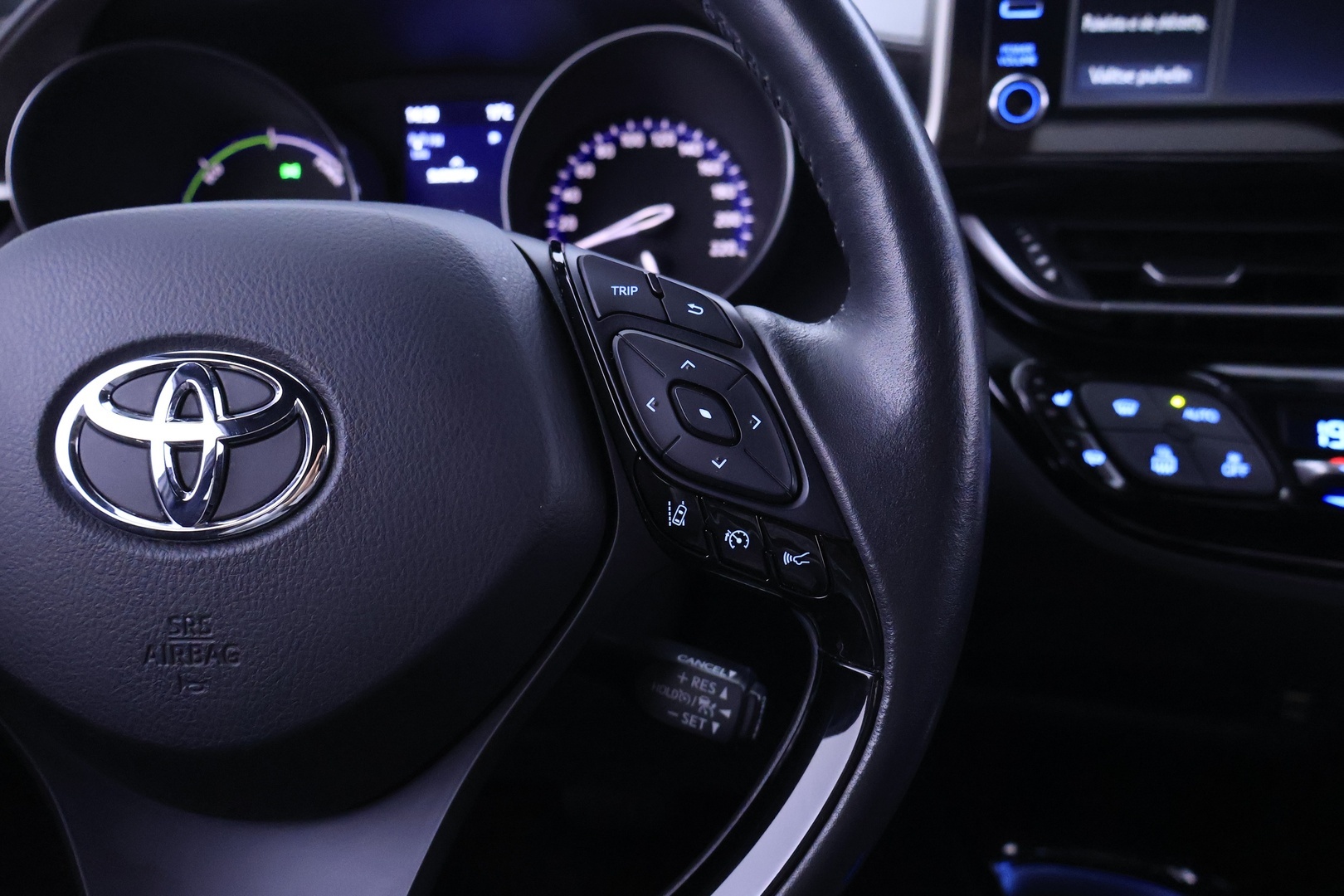 TOYOTA C-HR 2021