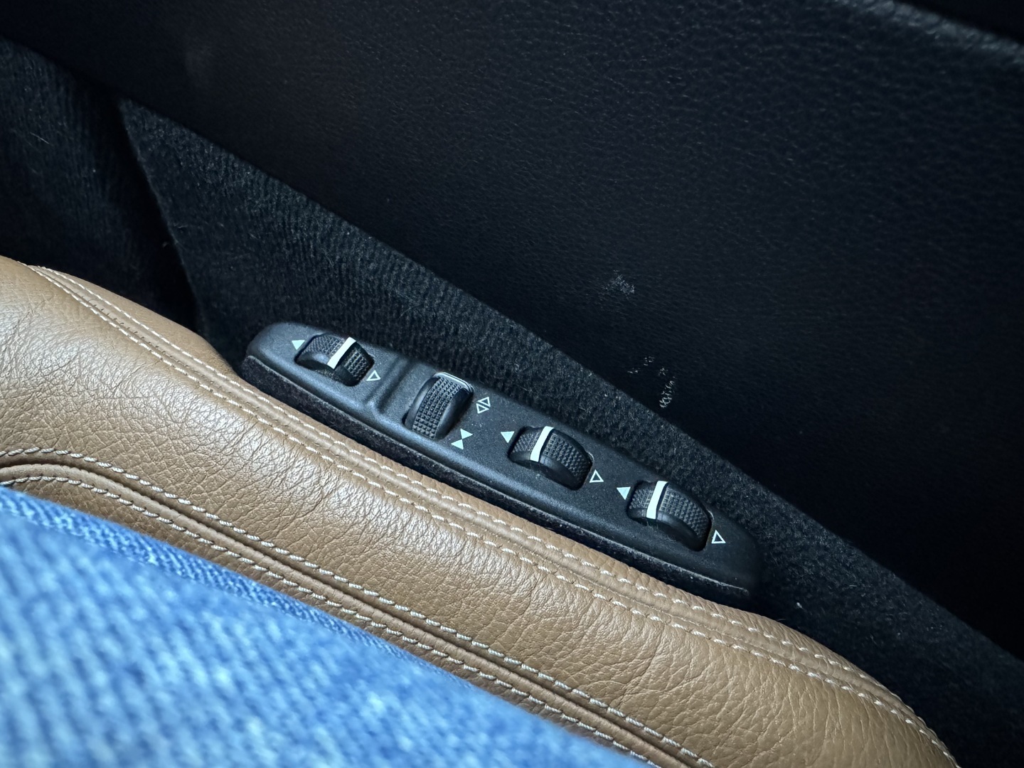 MERCEDES-BENZ E 2011