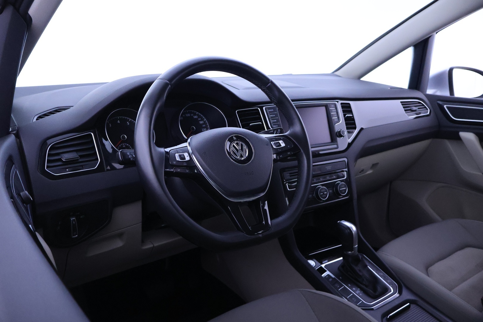 VOLKSWAGEN Golf Sportsvan 2015