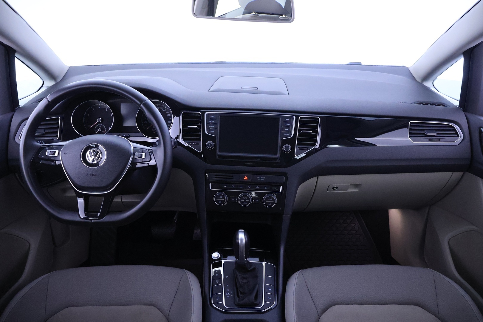VOLKSWAGEN Golf Sportsvan 2015