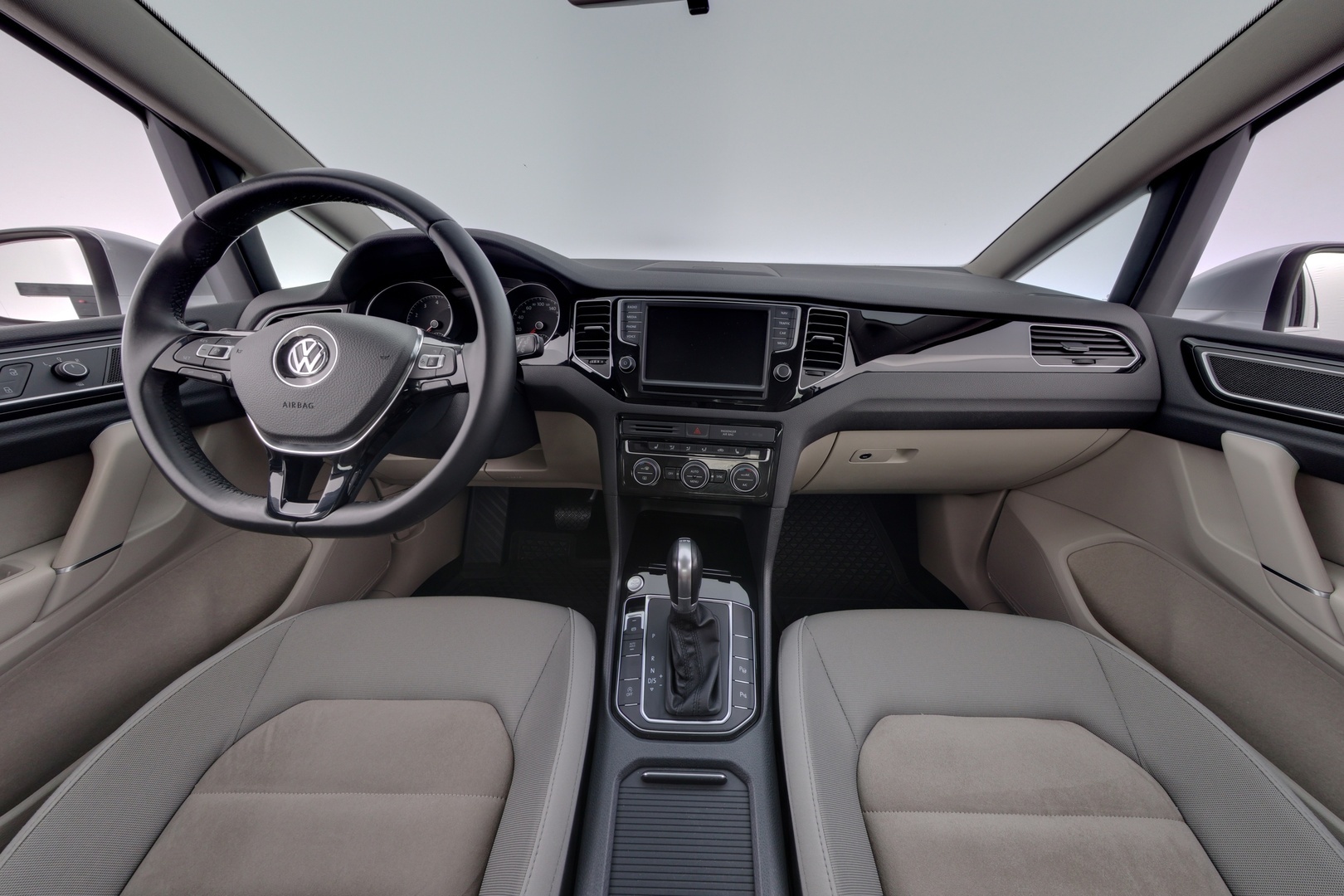 VOLKSWAGEN Golf Sportsvan 2015