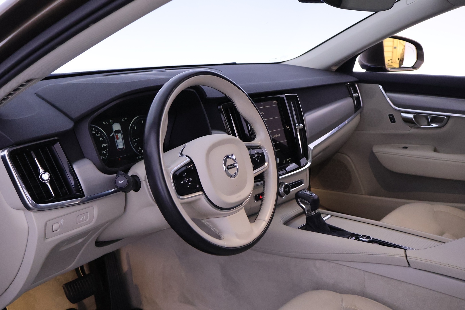 VOLVO V90 2017