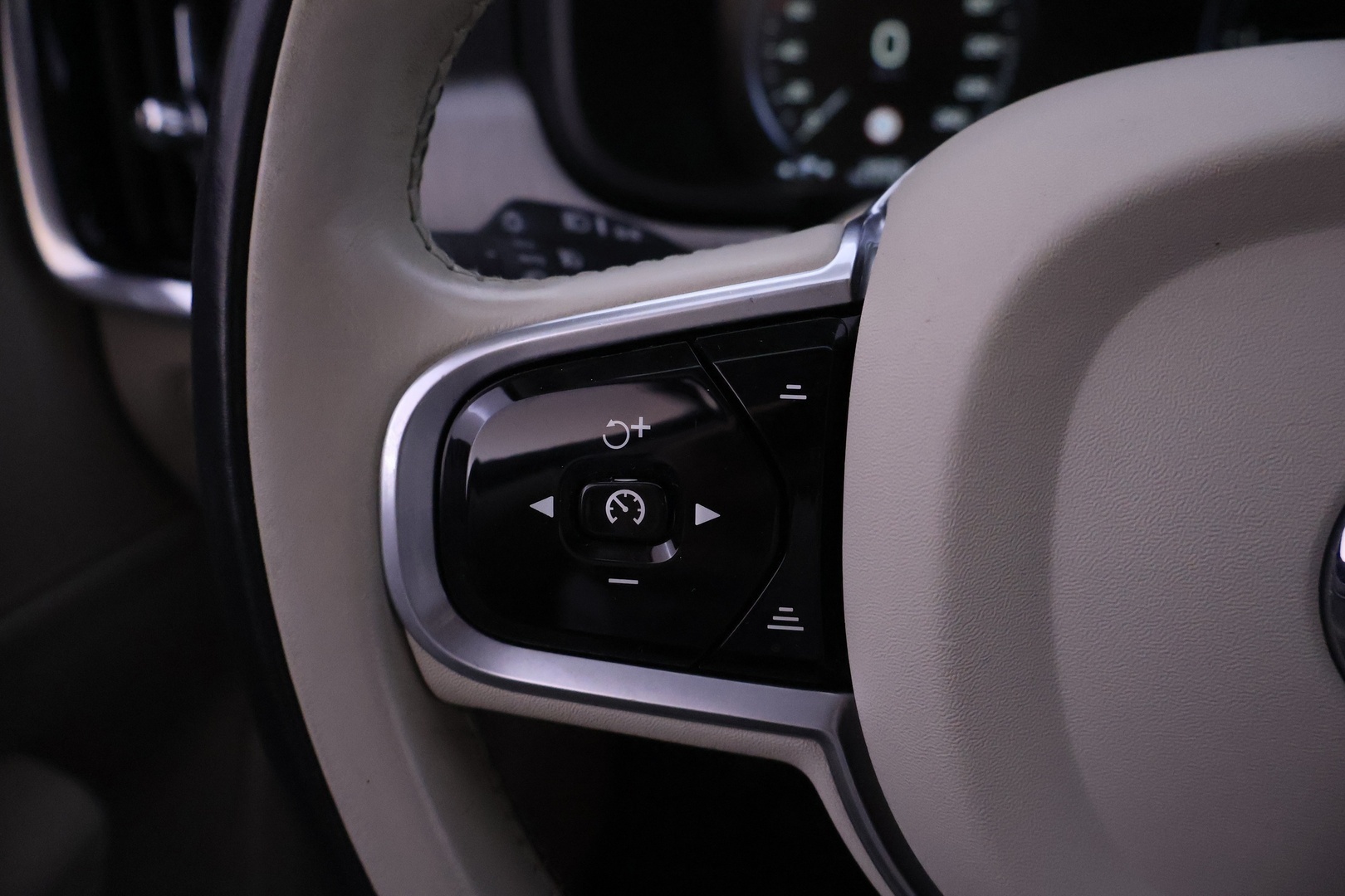 VOLVO V90 2017
