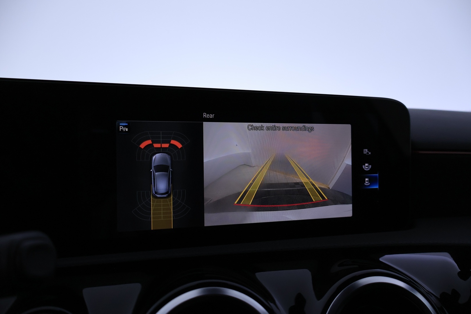 MERCEDES-BENZ A 2021