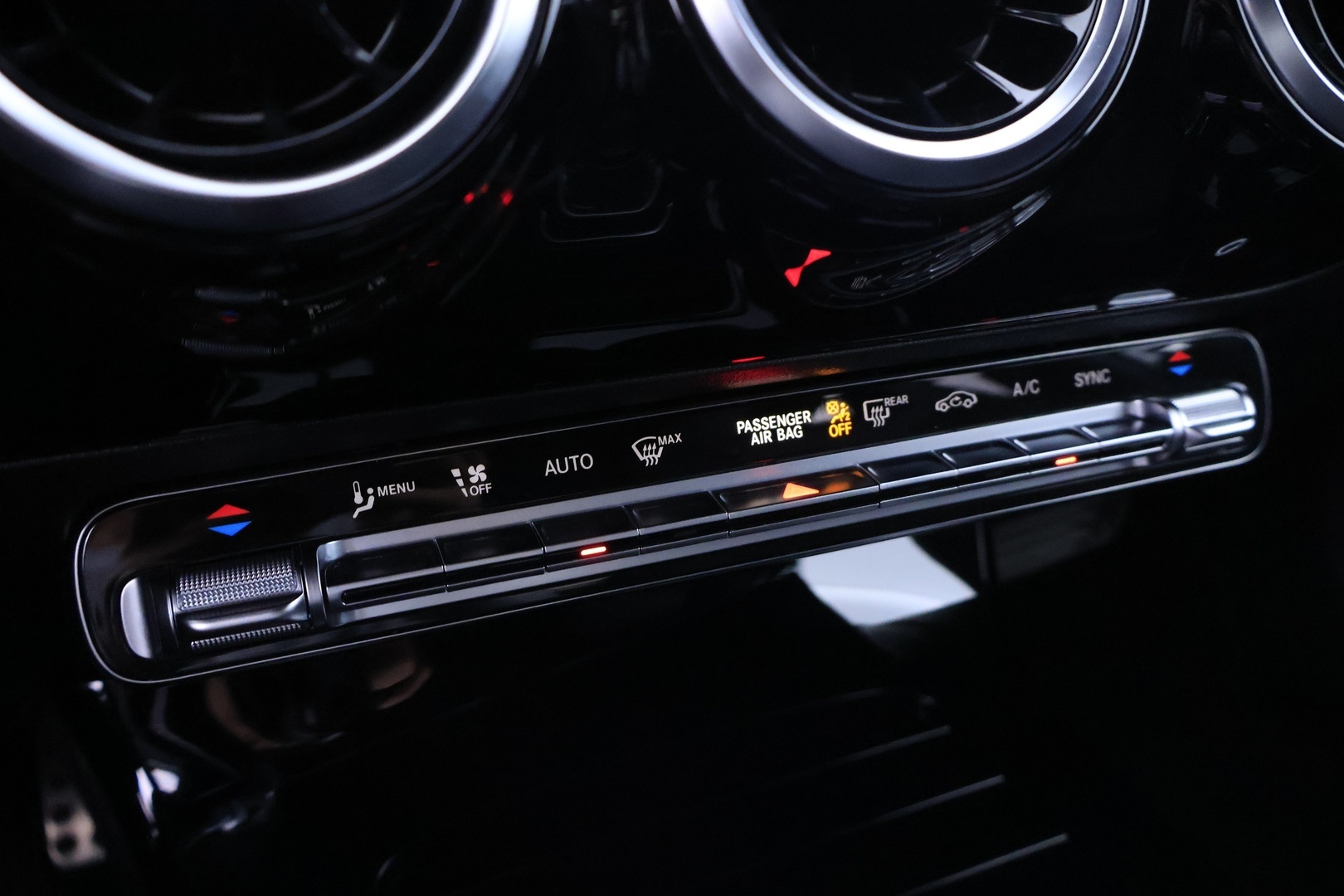 MERCEDES-BENZ A 2021