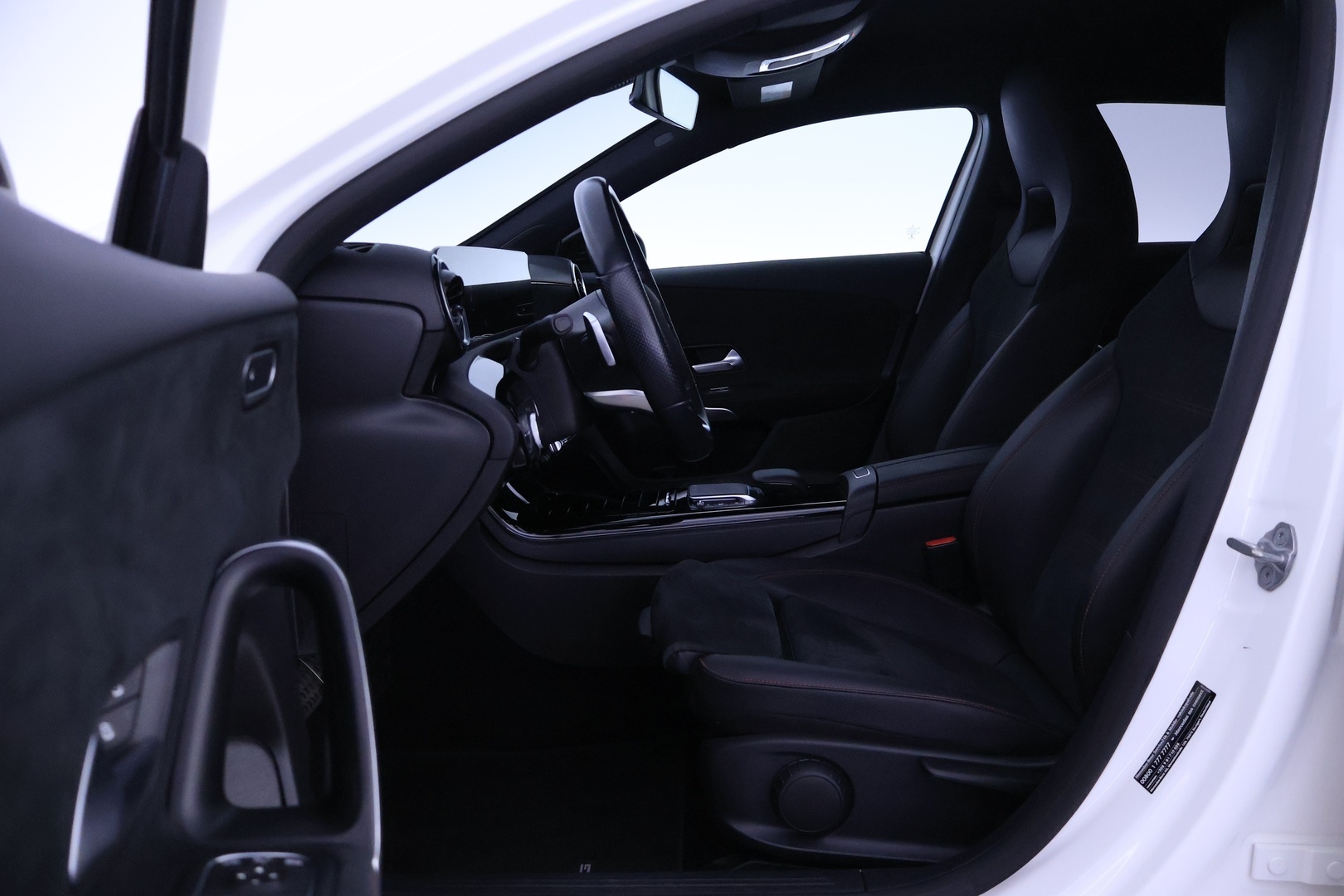MERCEDES-BENZ A 2021