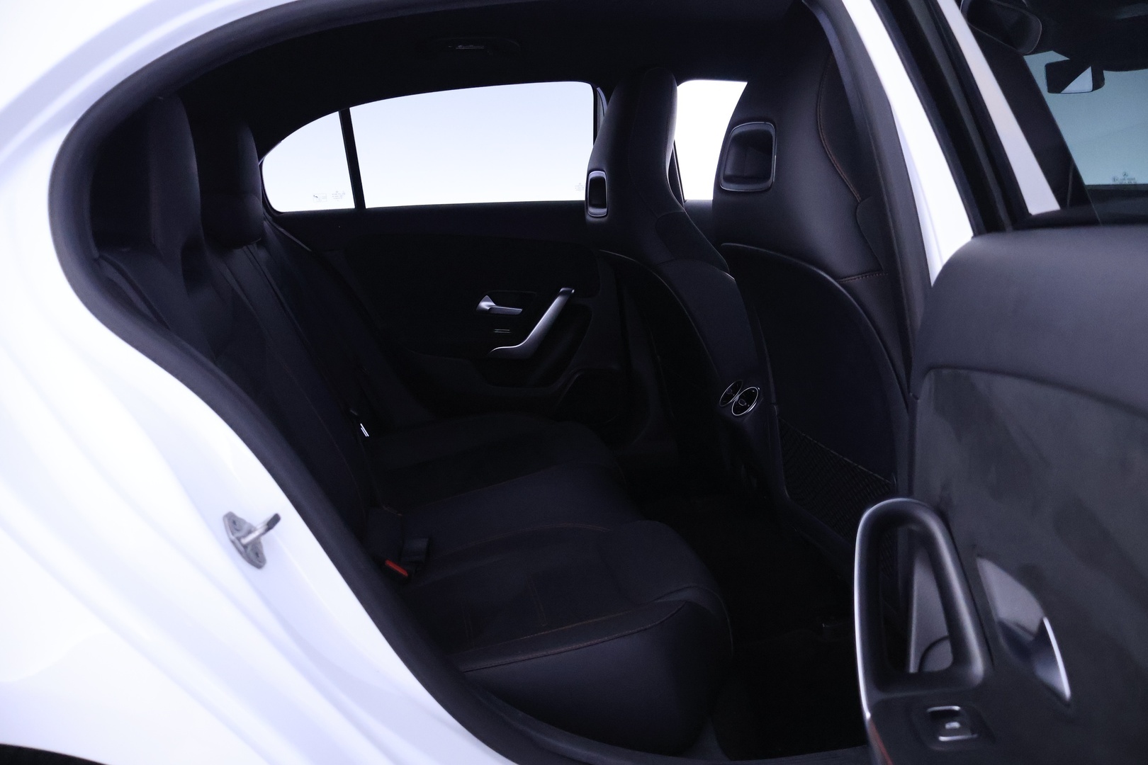 MERCEDES-BENZ A 2021
