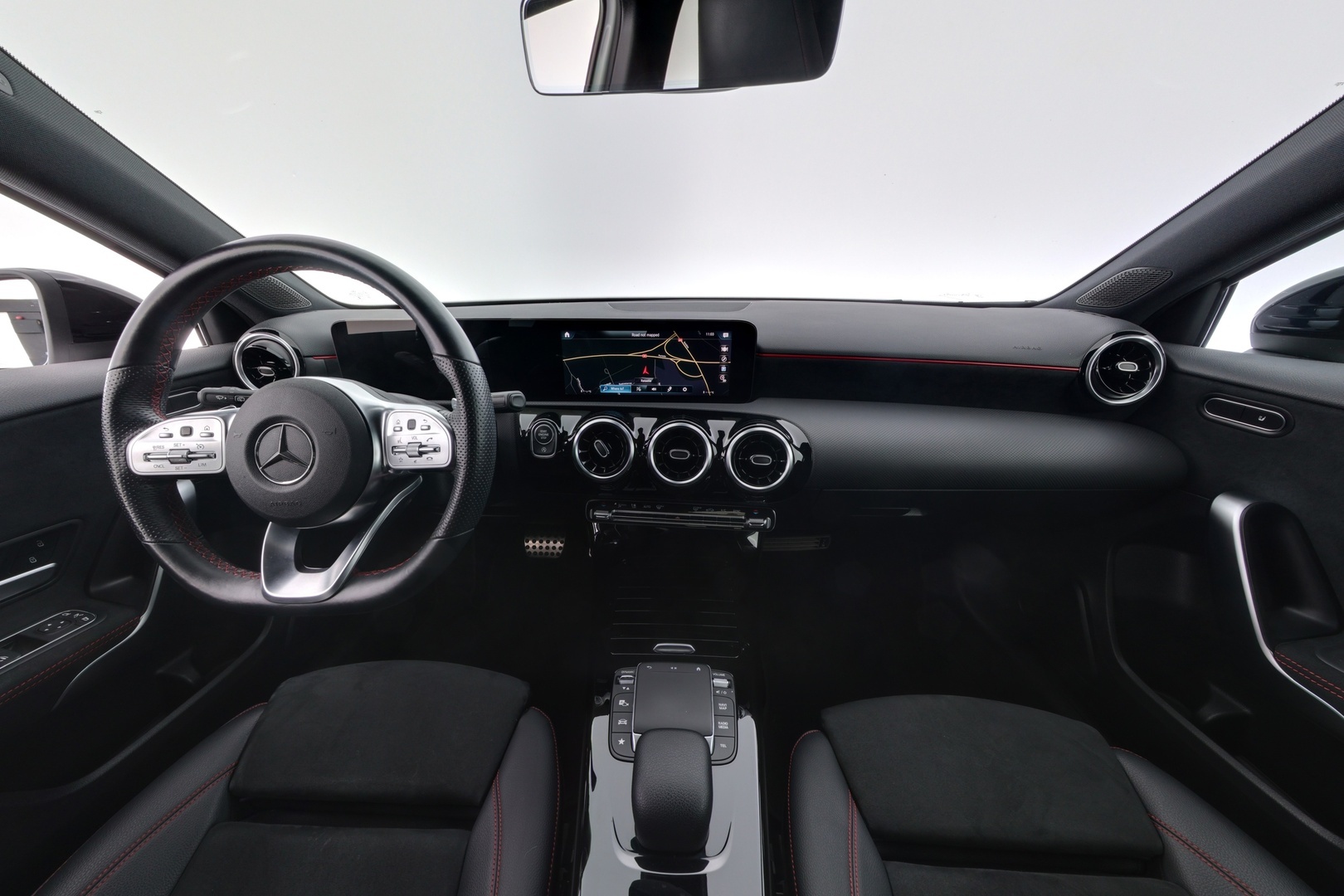 MERCEDES-BENZ A 2021