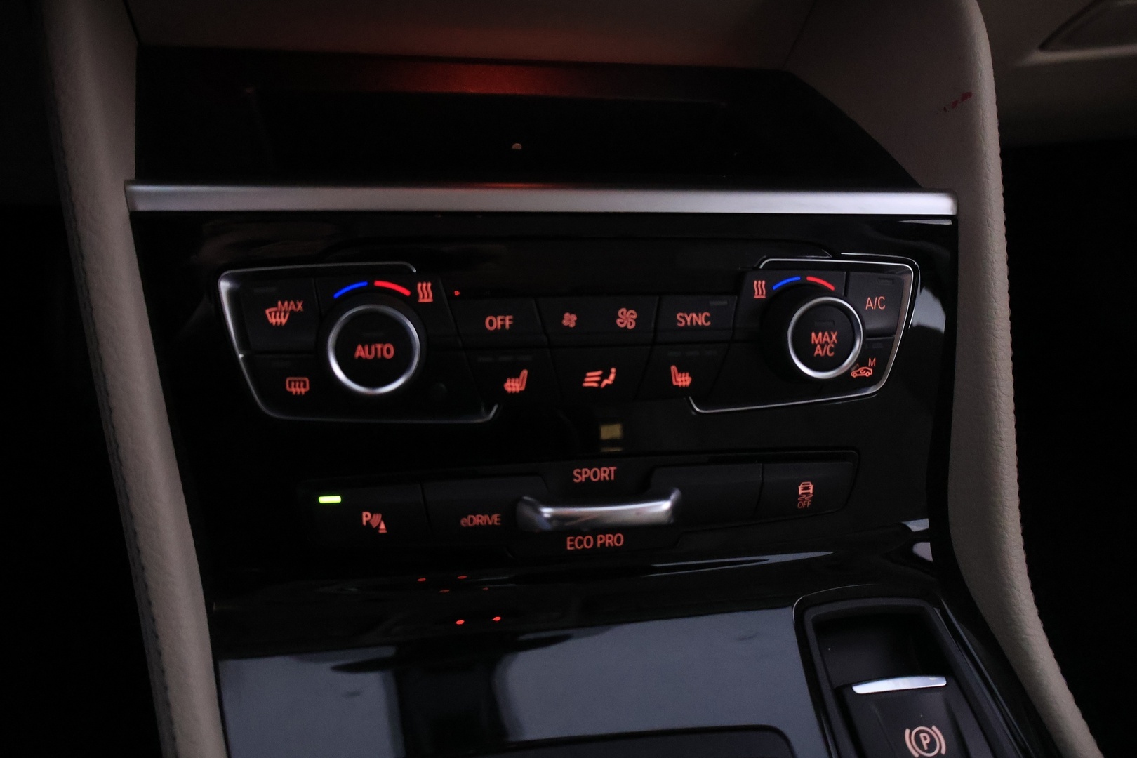 BMW 225 2019