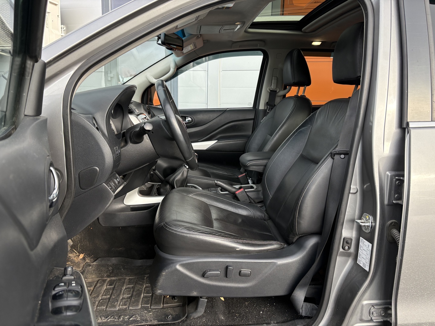 NISSAN Navara 2016