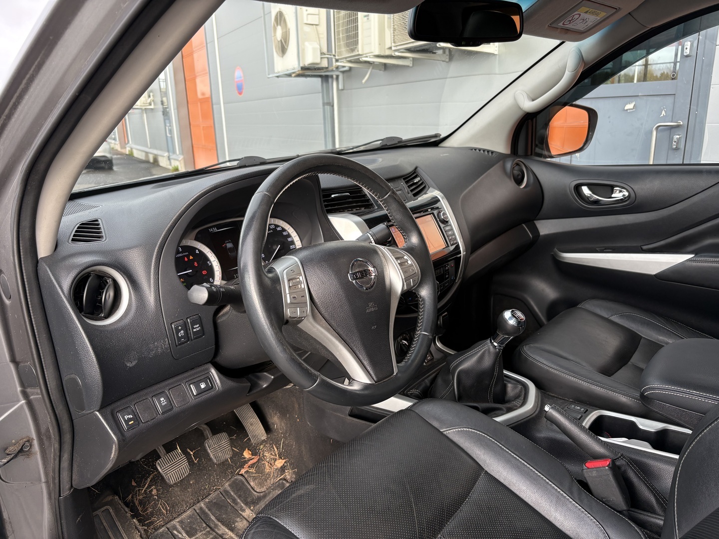 NISSAN Navara 2016