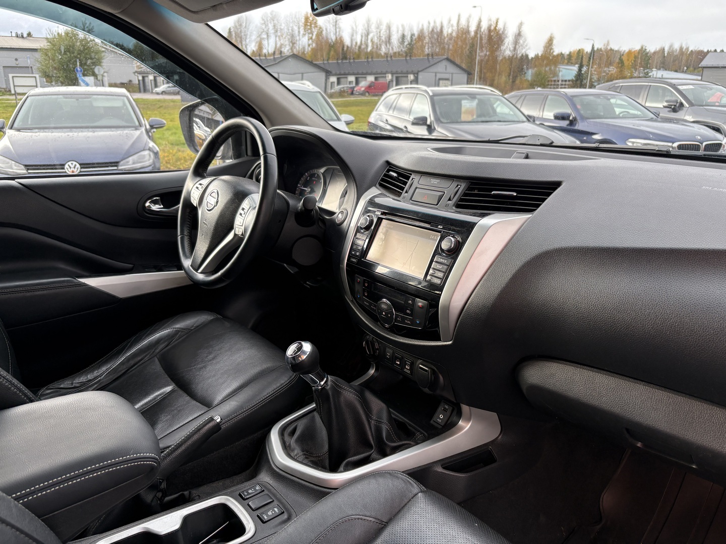 NISSAN Navara 2016