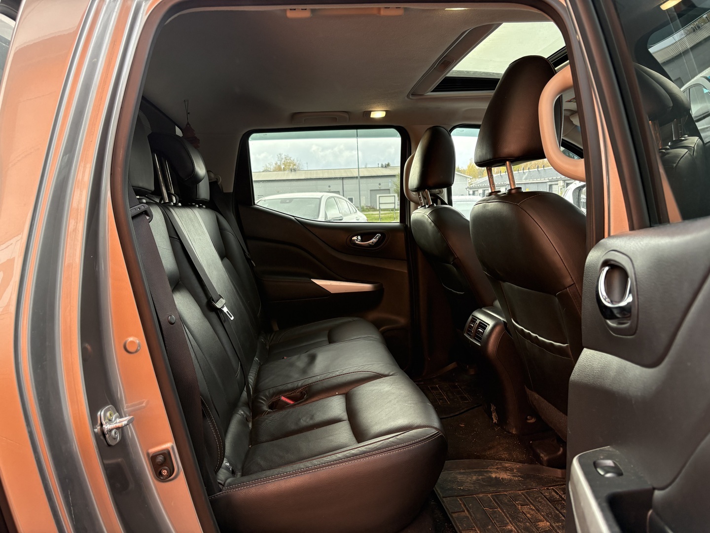 NISSAN Navara 2016