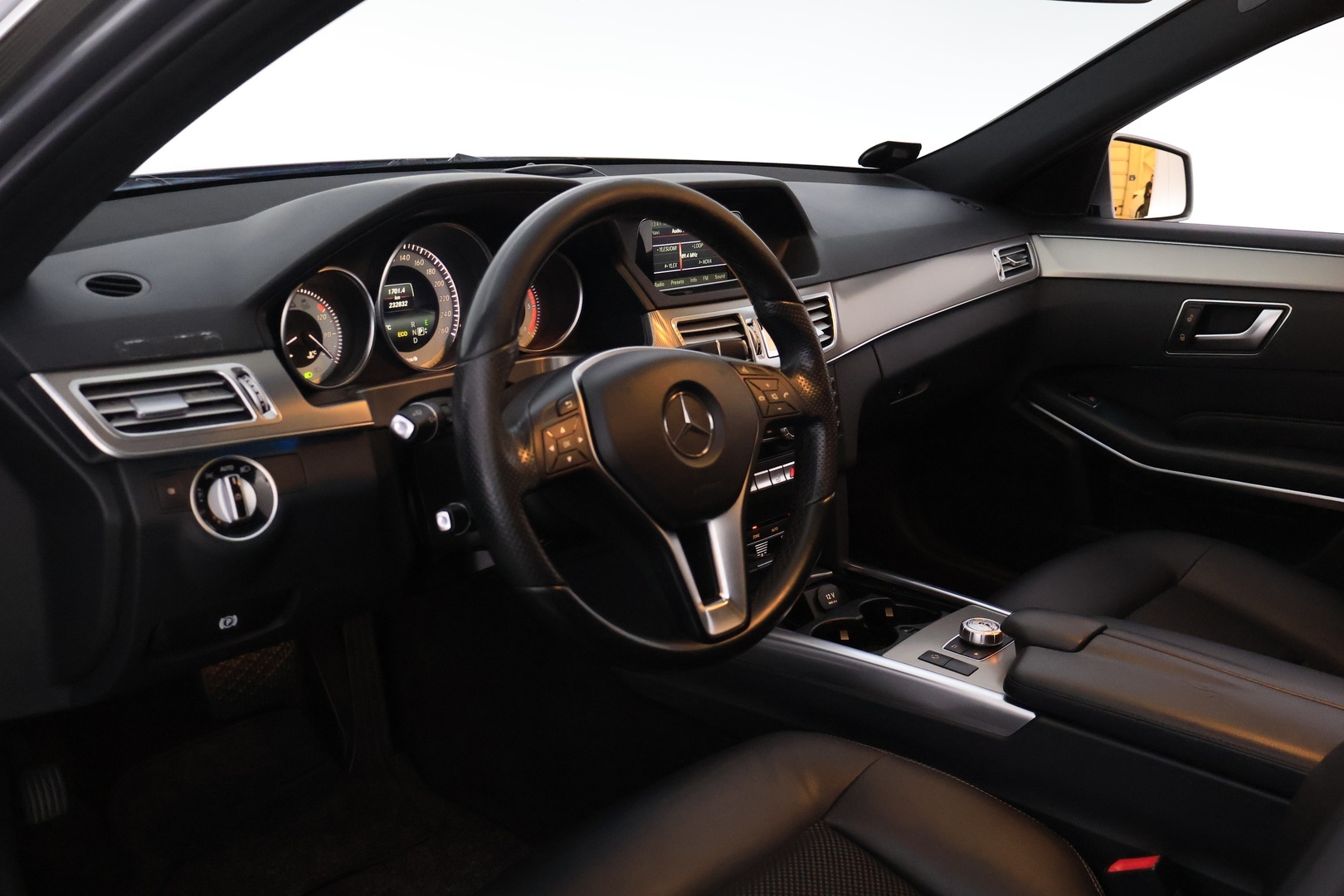 MERCEDES-BENZ E 2014