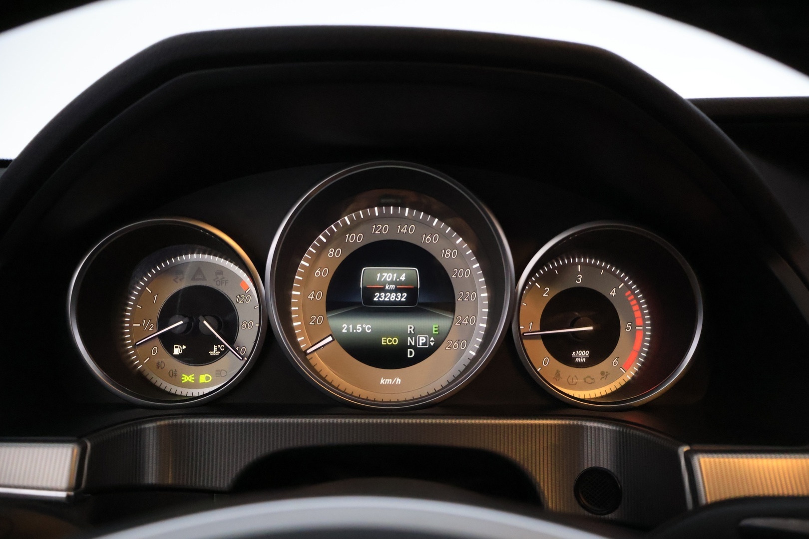 MERCEDES-BENZ E 2014