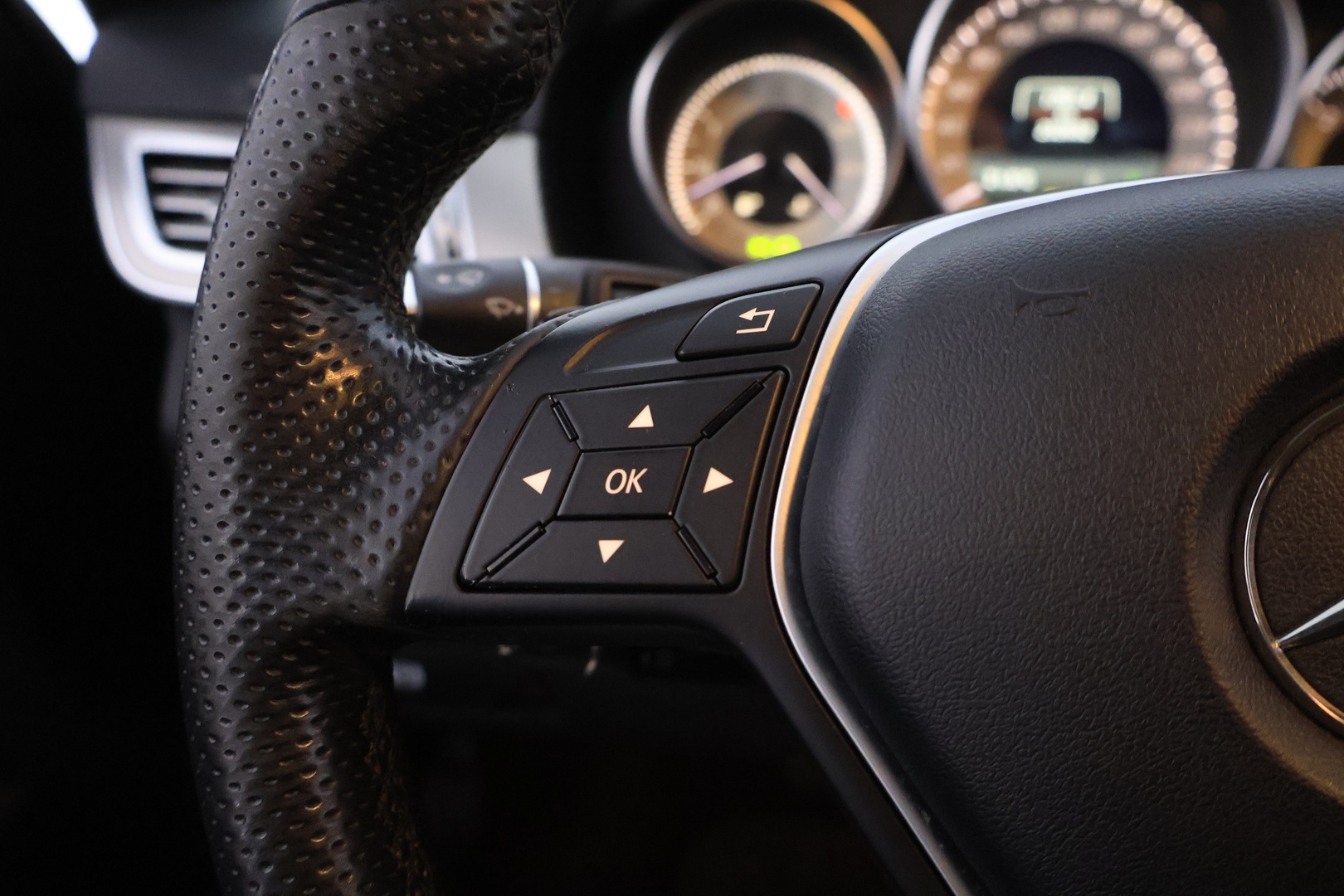 MERCEDES-BENZ E 2014