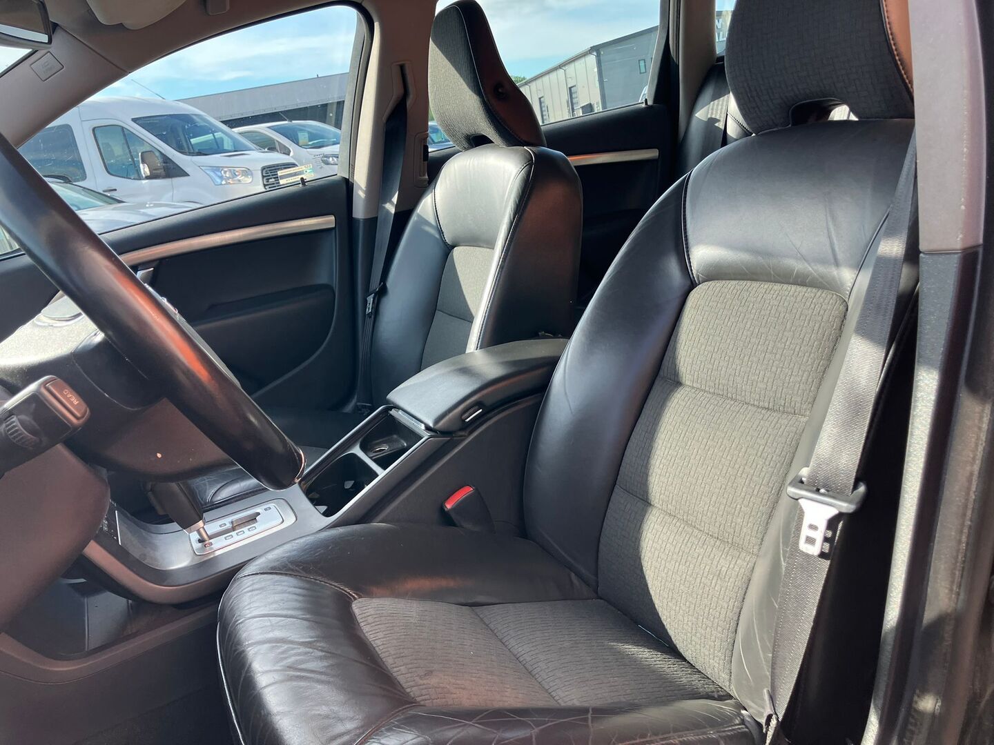 VOLVO V70 2010