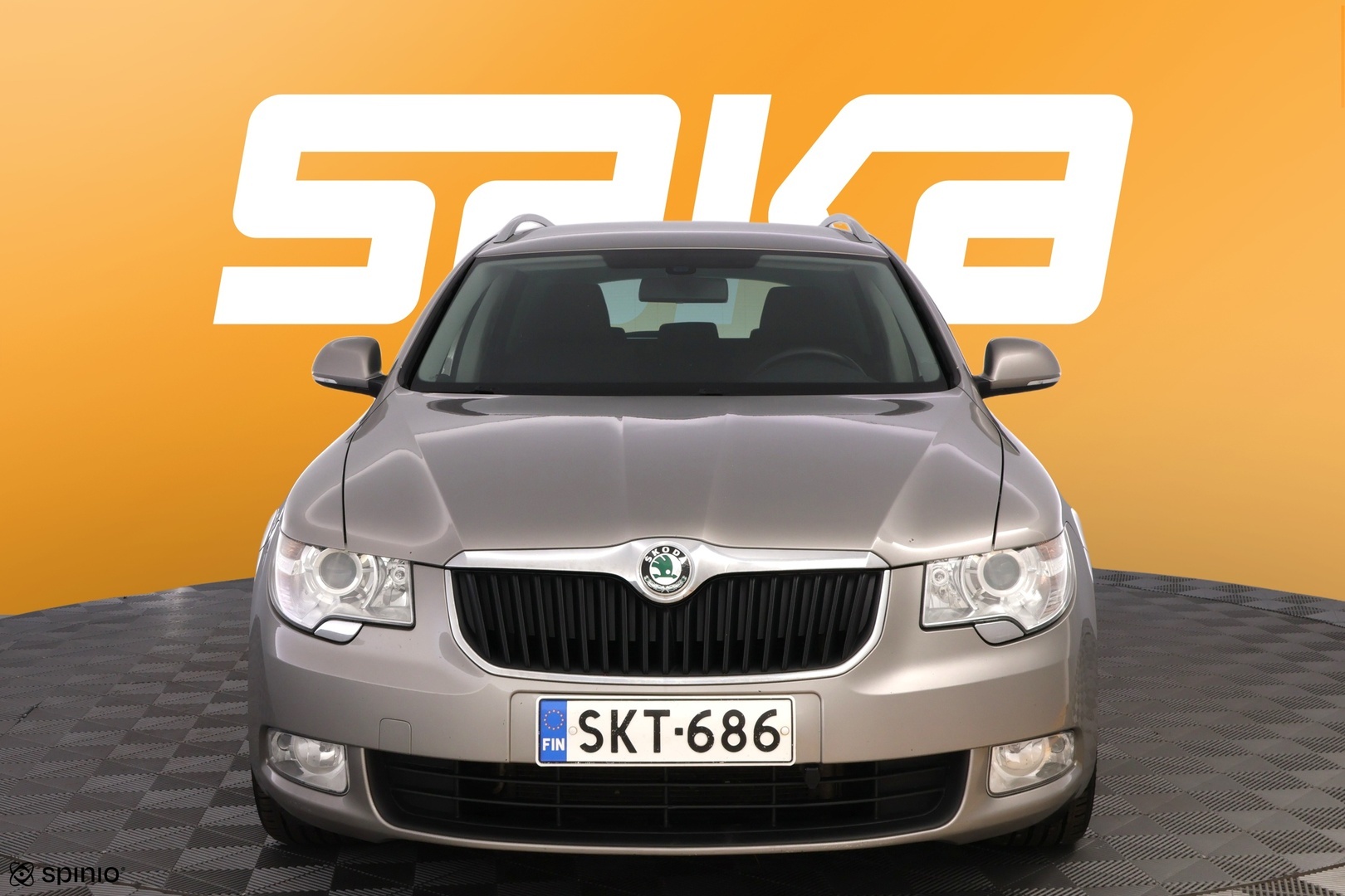 SKODA Superb 2012