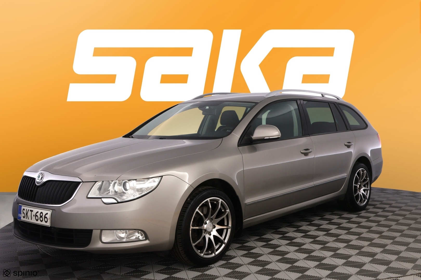 SKODA Superb 2012