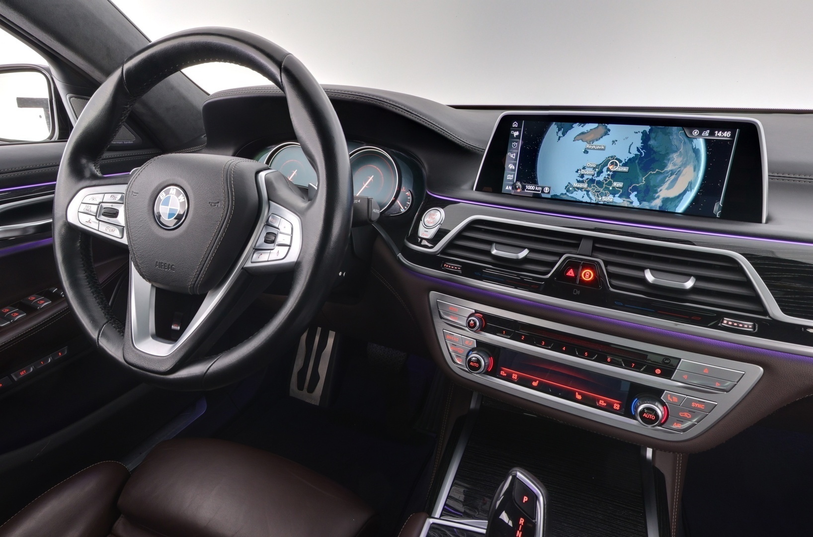 BMW 740 2016