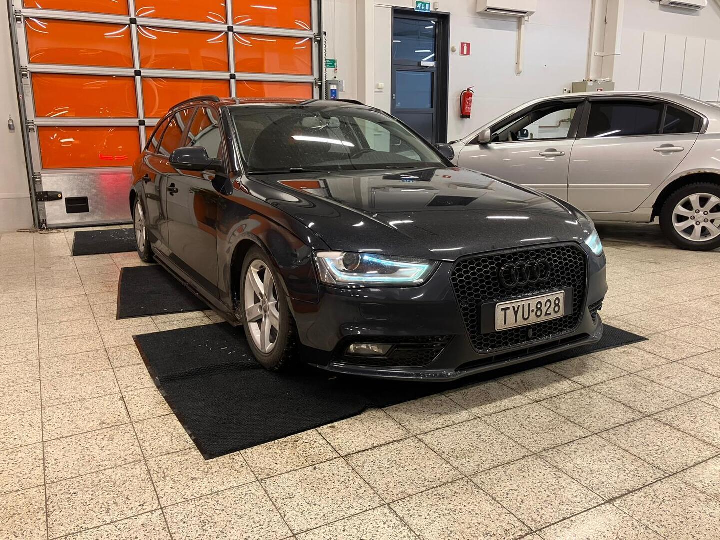 AUDI A4 2012