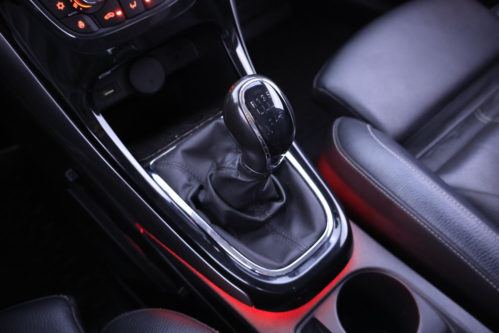 OPEL Astra 2015