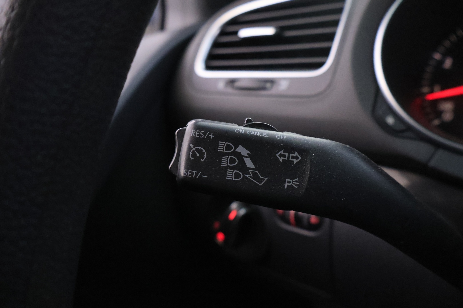 VOLKSWAGEN Golf 2010