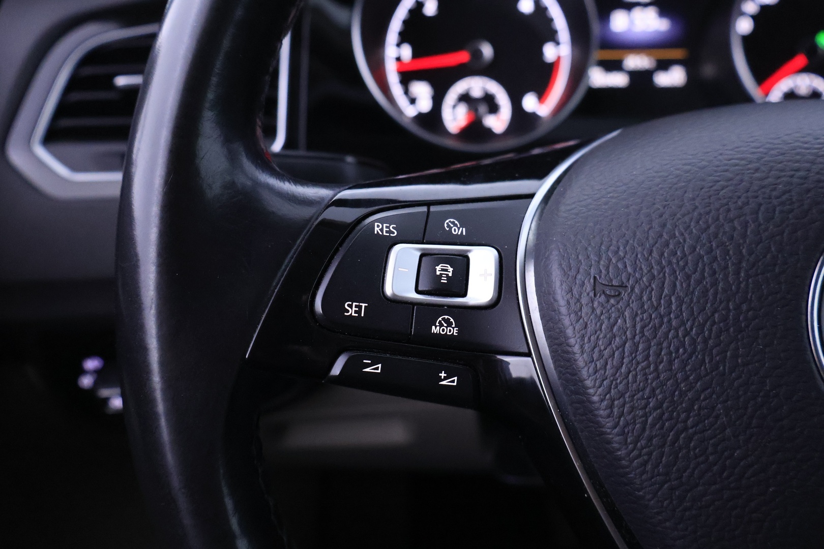 VOLKSWAGEN Golf Sportsvan 2015