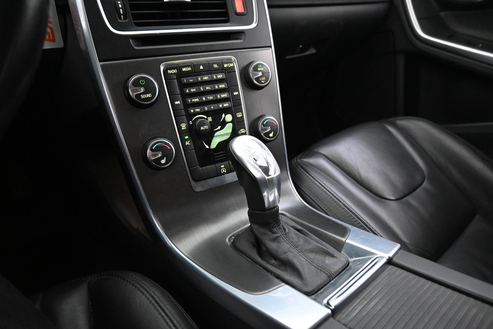 VOLVO V60 2013