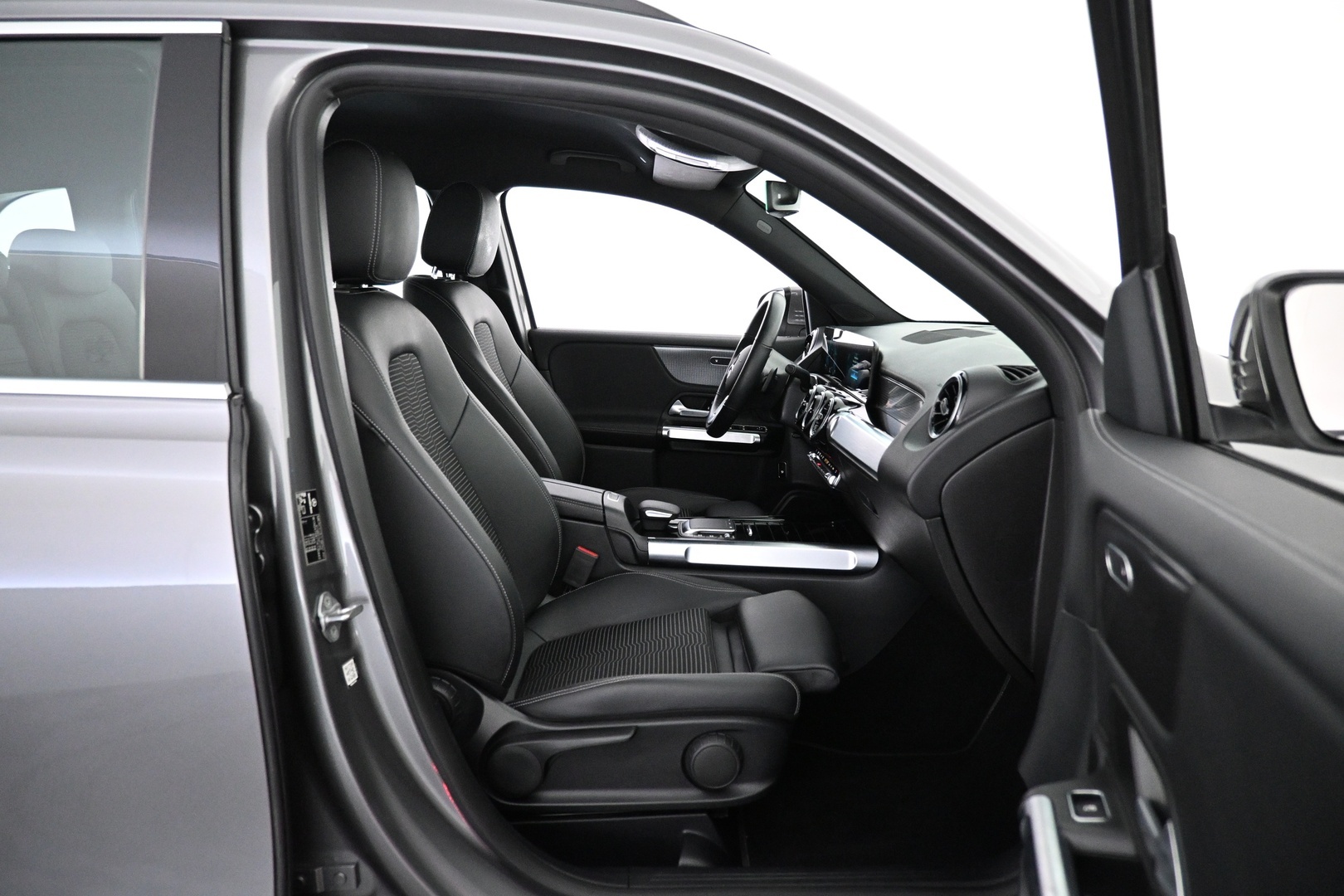 MERCEDES-BENZ GLB 2021