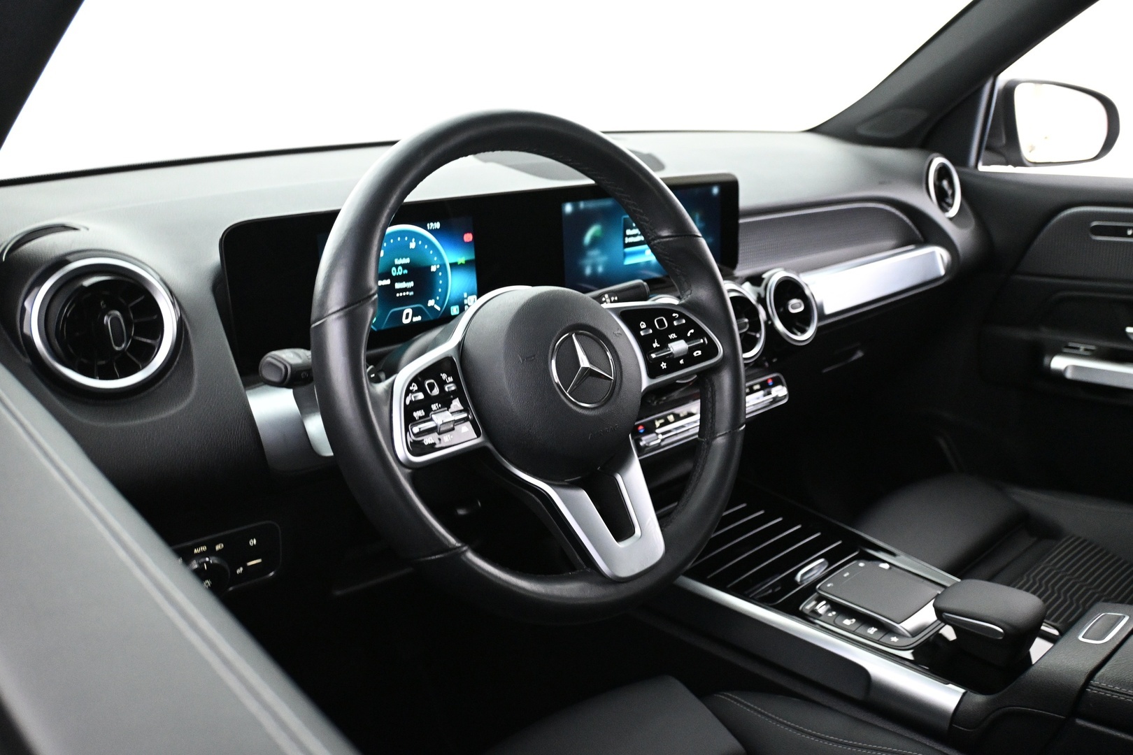 MERCEDES-BENZ GLB 2021