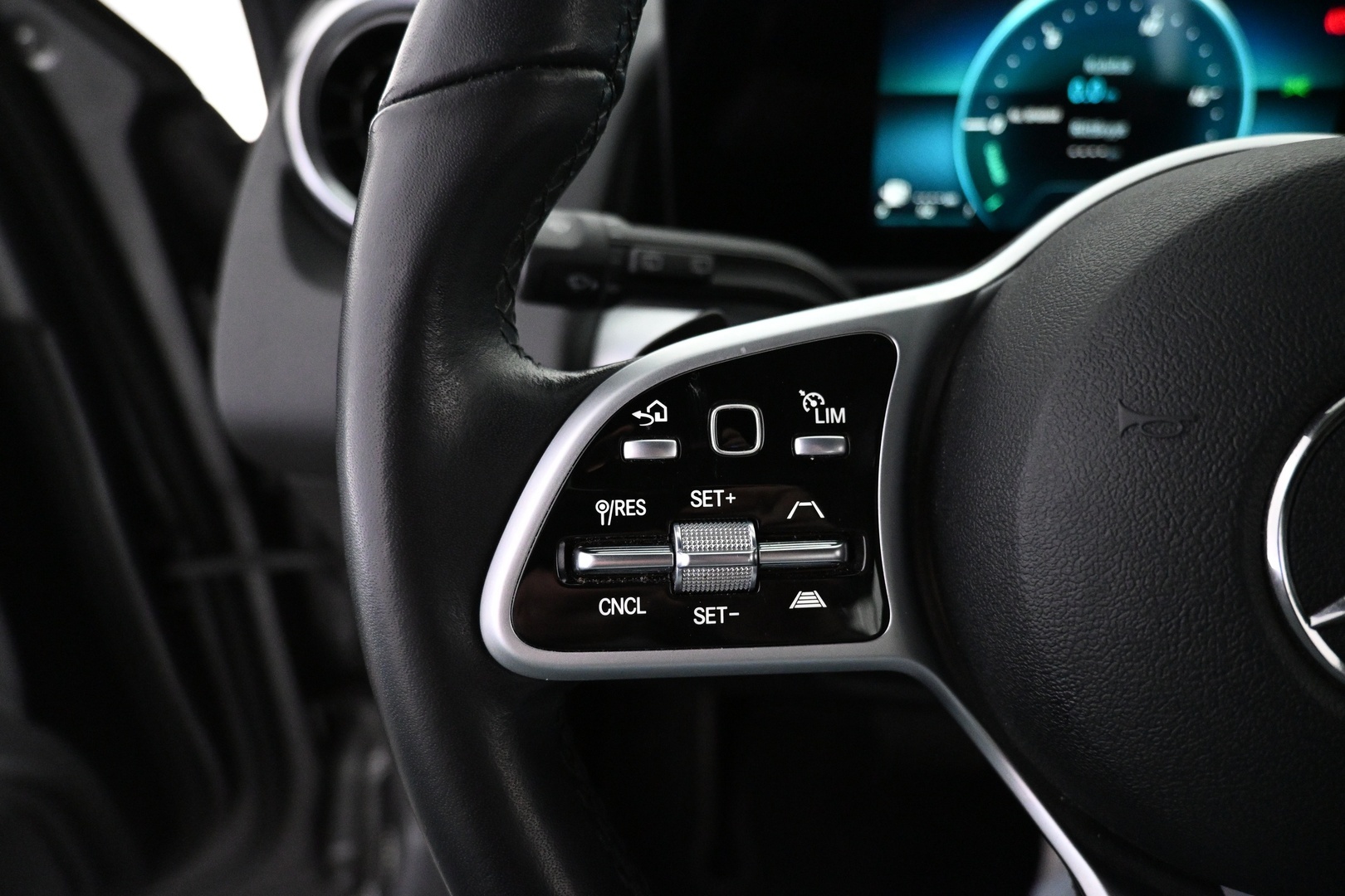 MERCEDES-BENZ GLB 2021