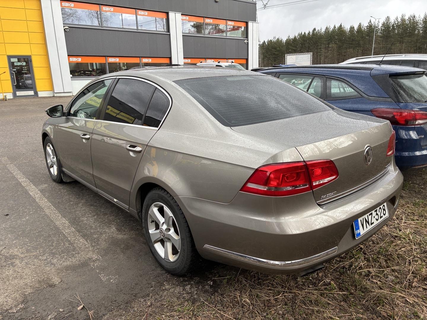 VOLKSWAGEN Passat 2012