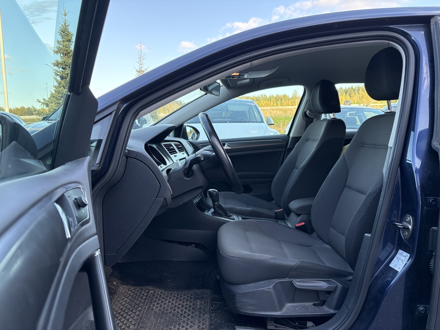 VOLKSWAGEN Golf 2013