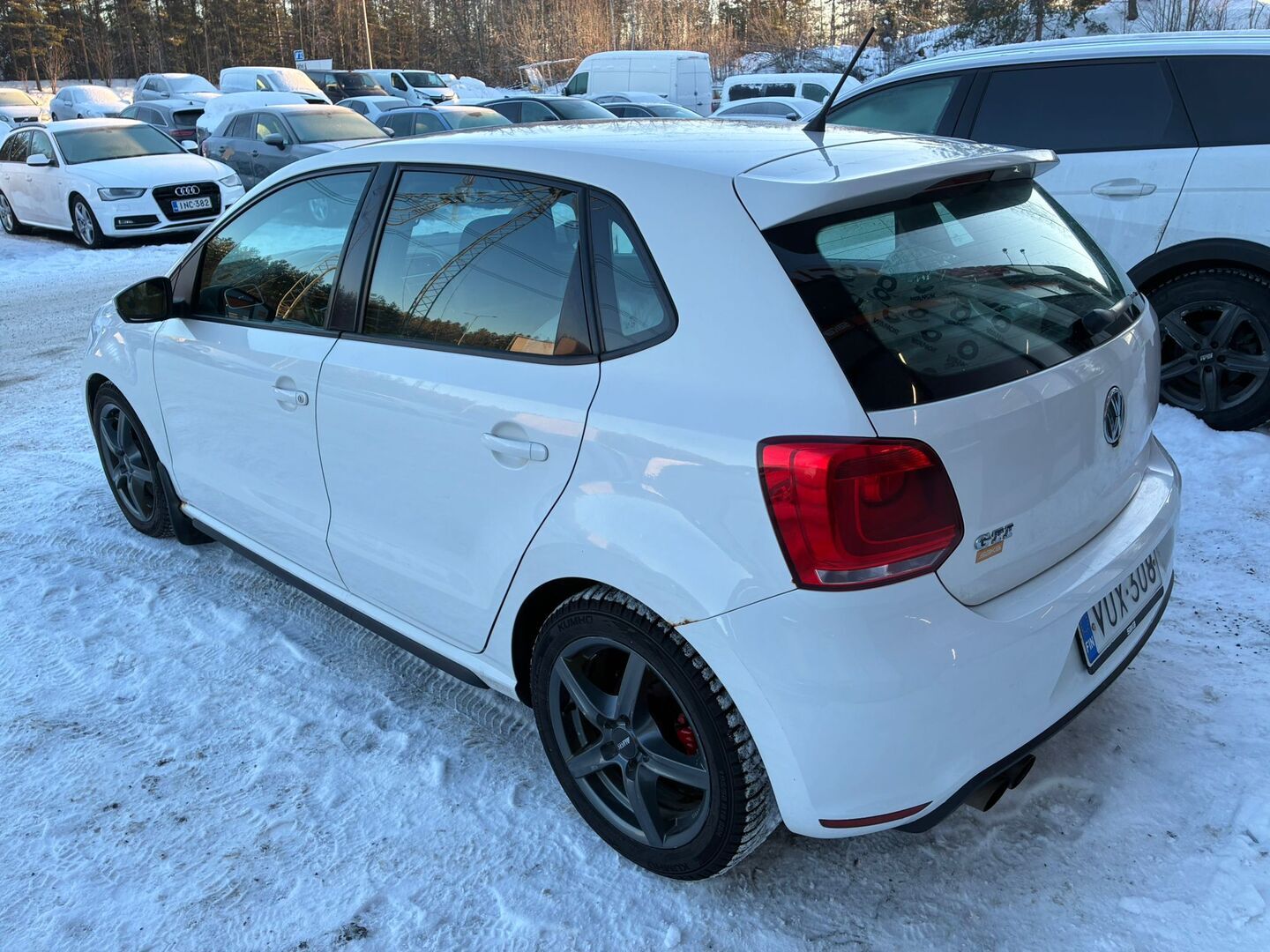 VOLKSWAGEN Polo 2012