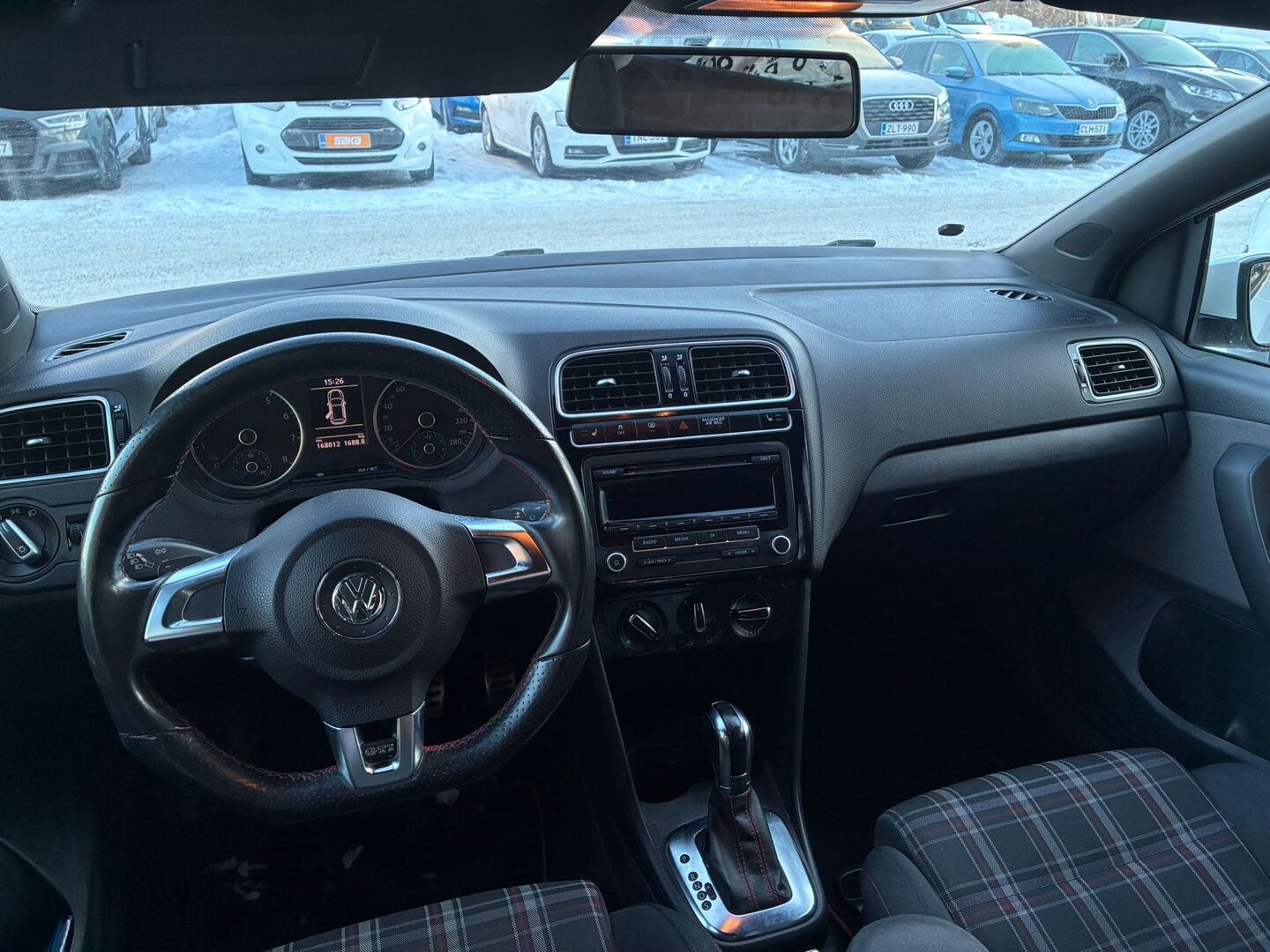 VOLKSWAGEN Polo 2012