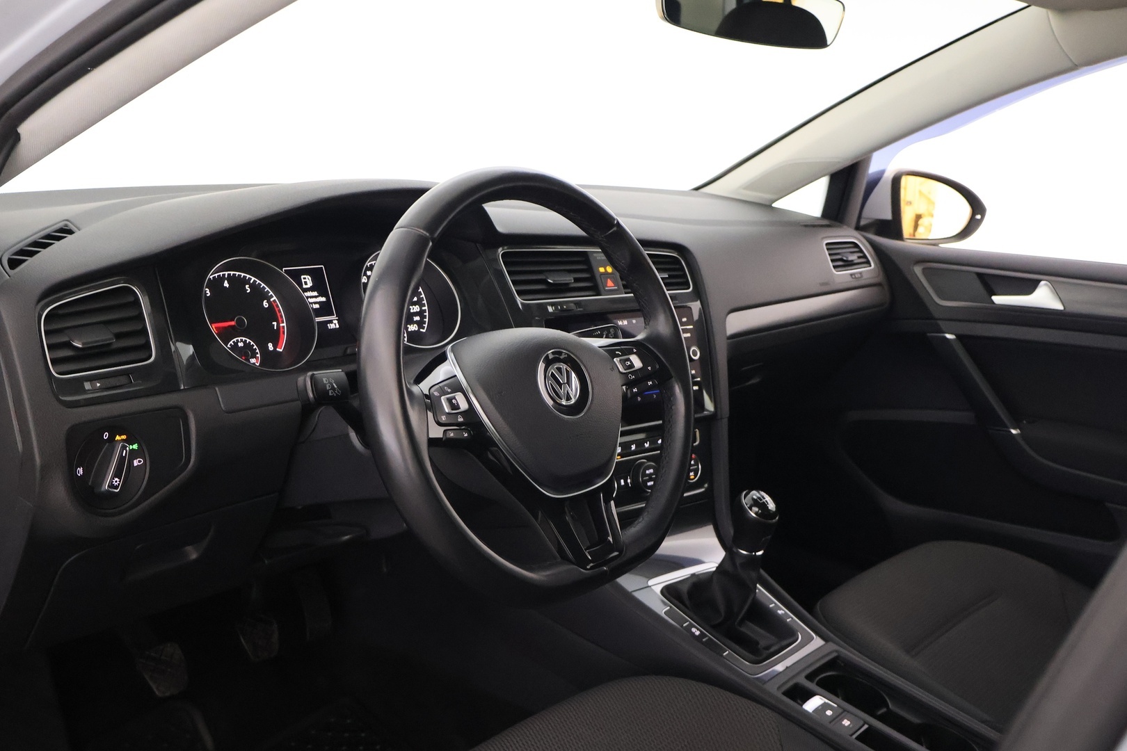 VOLKSWAGEN Golf 2018