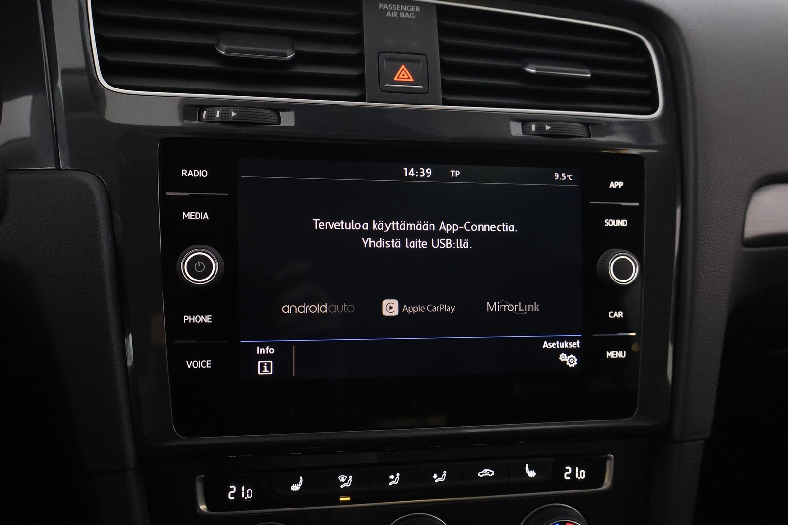 VOLKSWAGEN Golf 2018