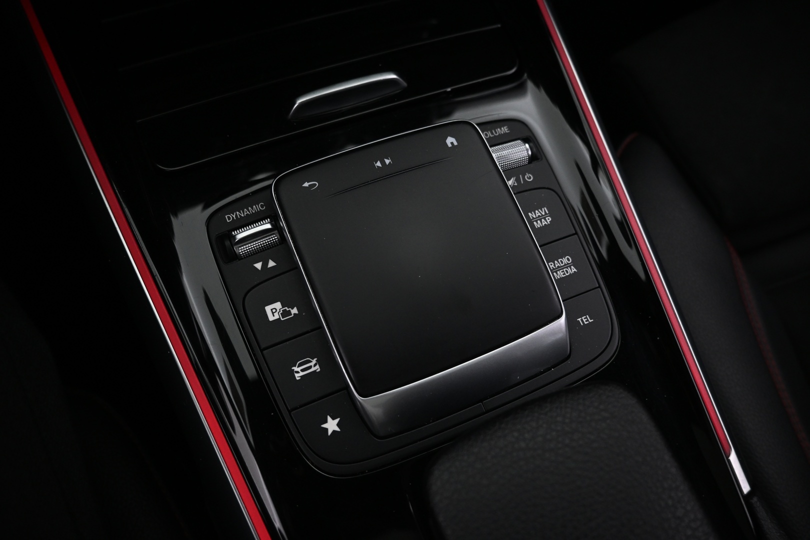 MERCEDES-BENZ EQB 2022