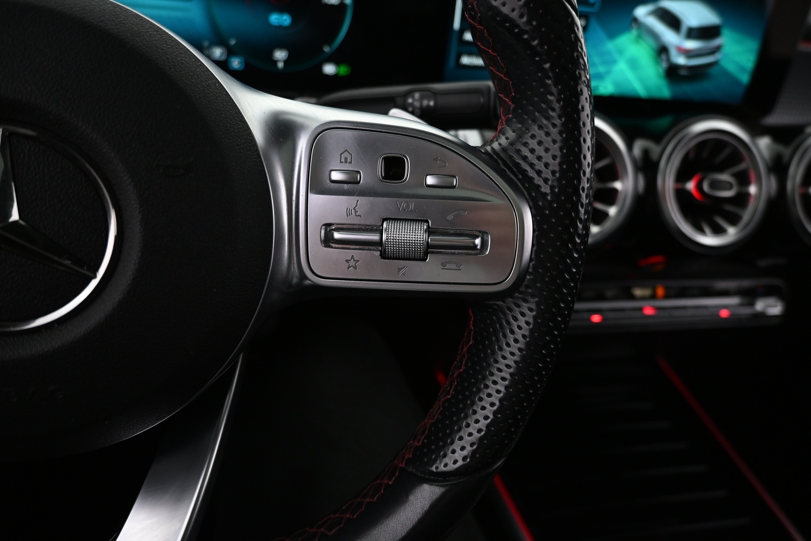 MERCEDES-BENZ EQB 2022