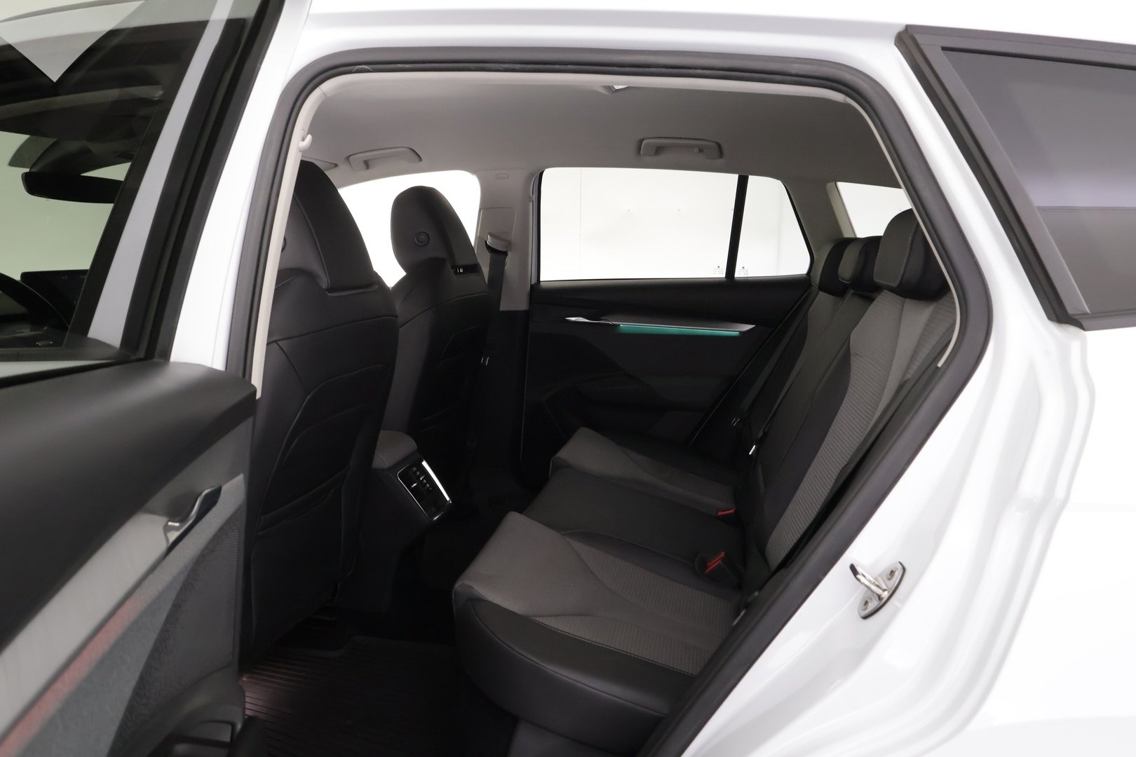 SKODA Enyaq 2023