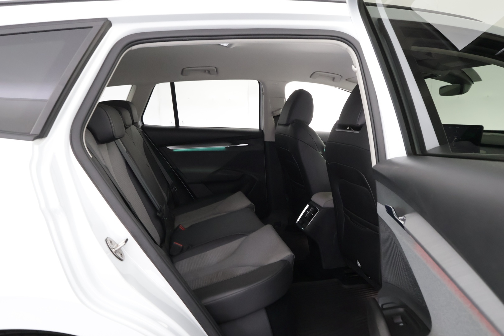 SKODA Enyaq 2023