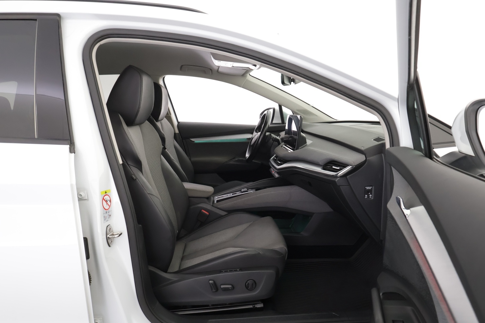 SKODA Enyaq 2023